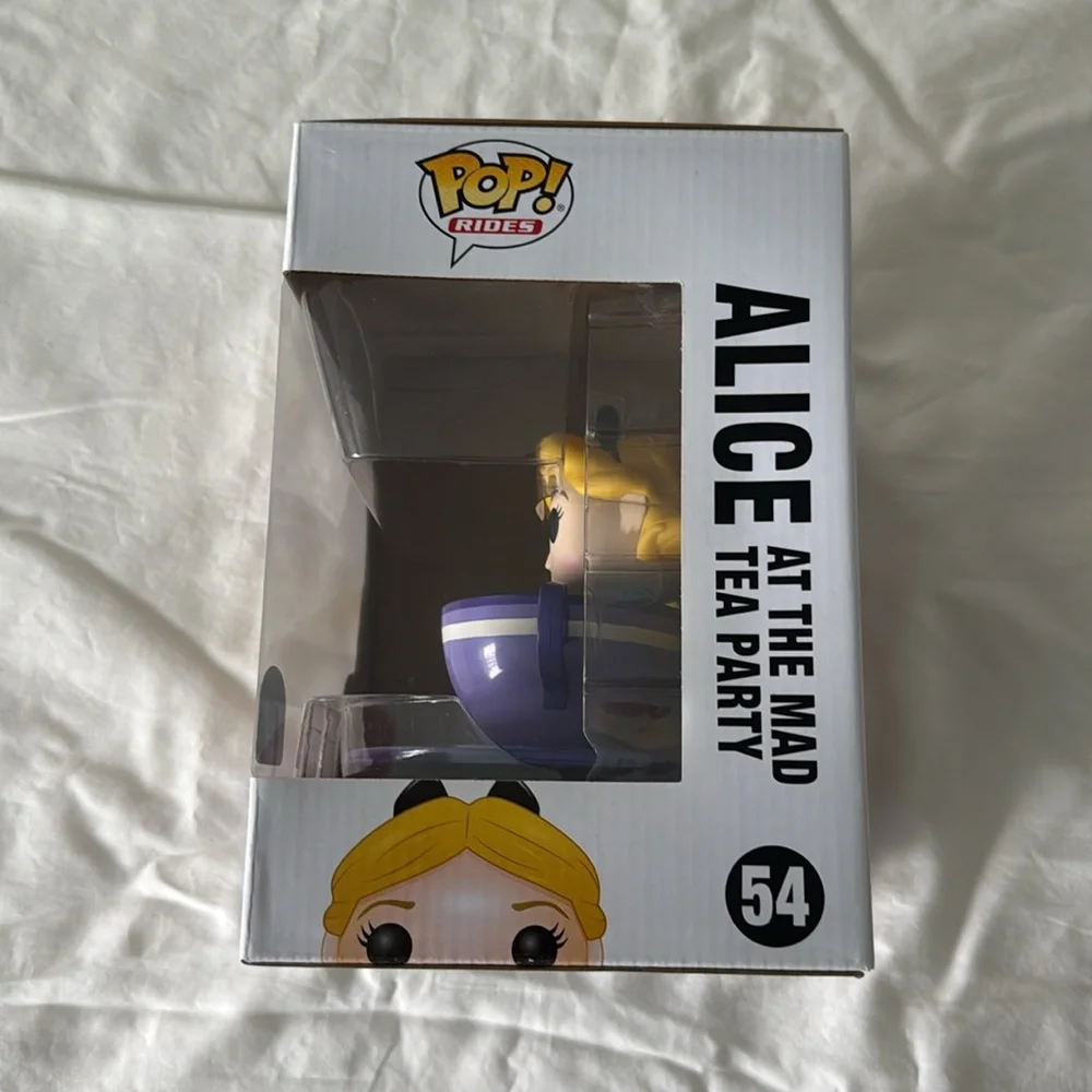 Funko Alice in Purple Teacup Vinyl Figure - Picture 2 of 6